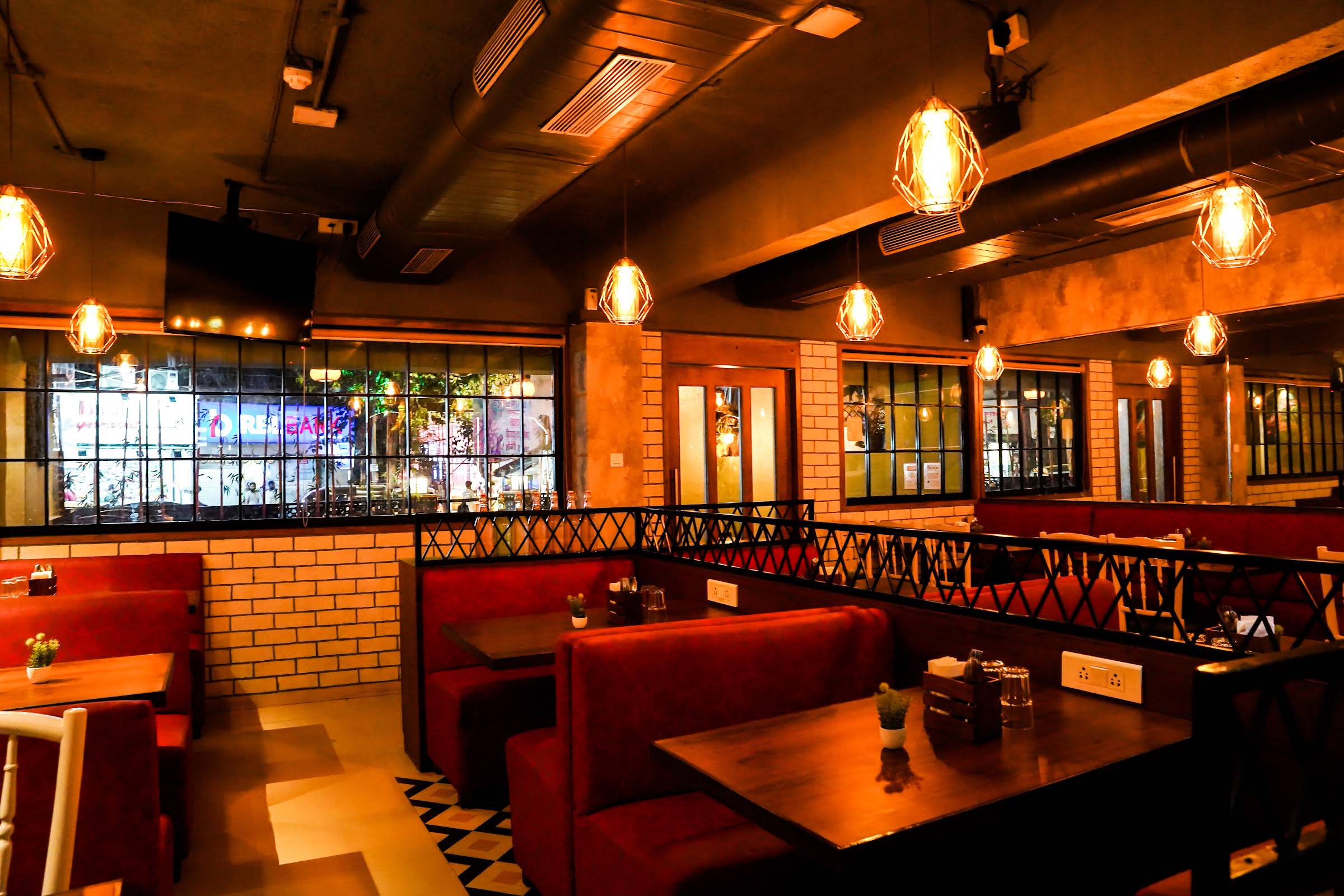 Hops Kitchen & Bar Lokhandwala