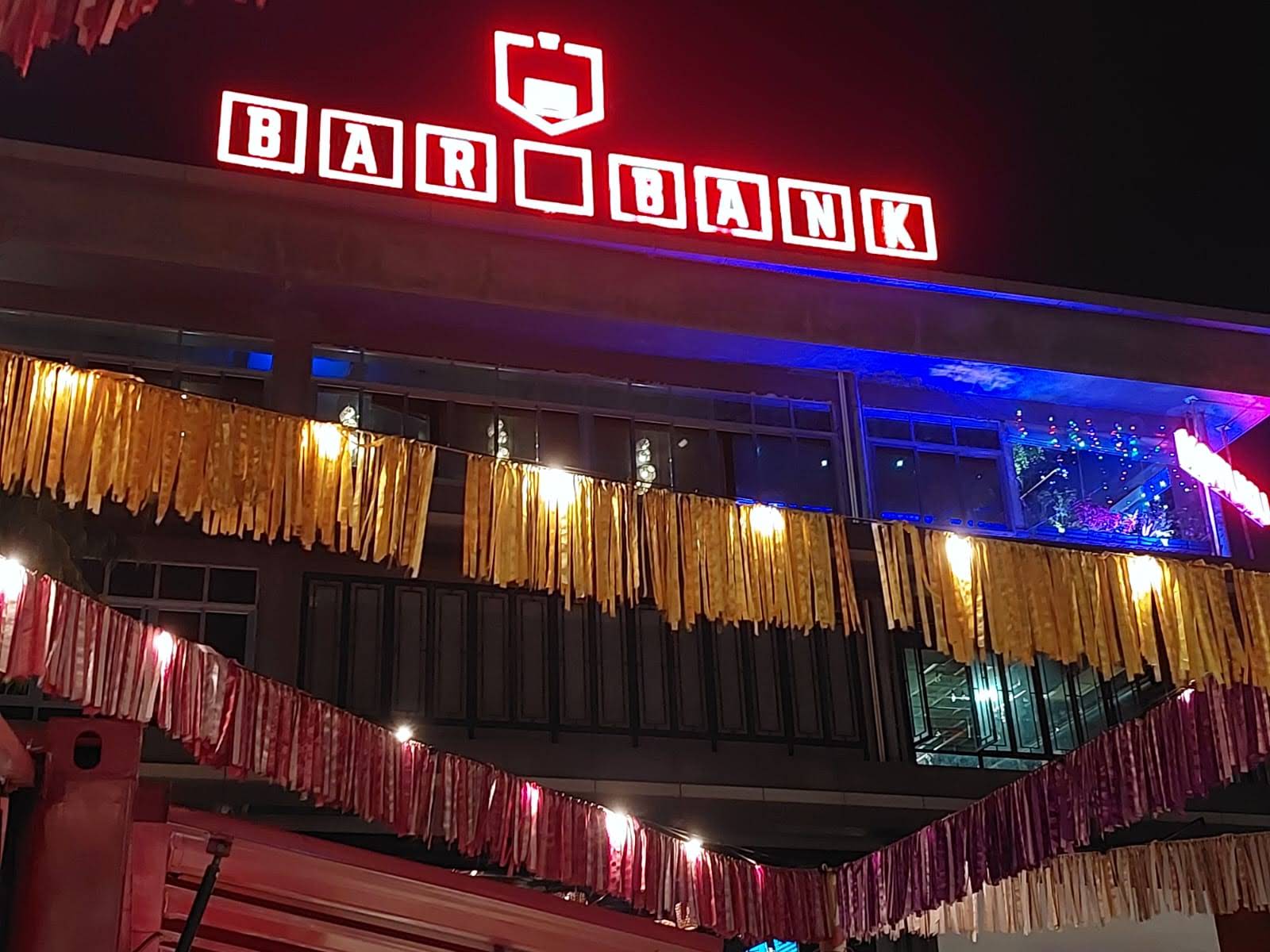 BAR BANK - Juhu