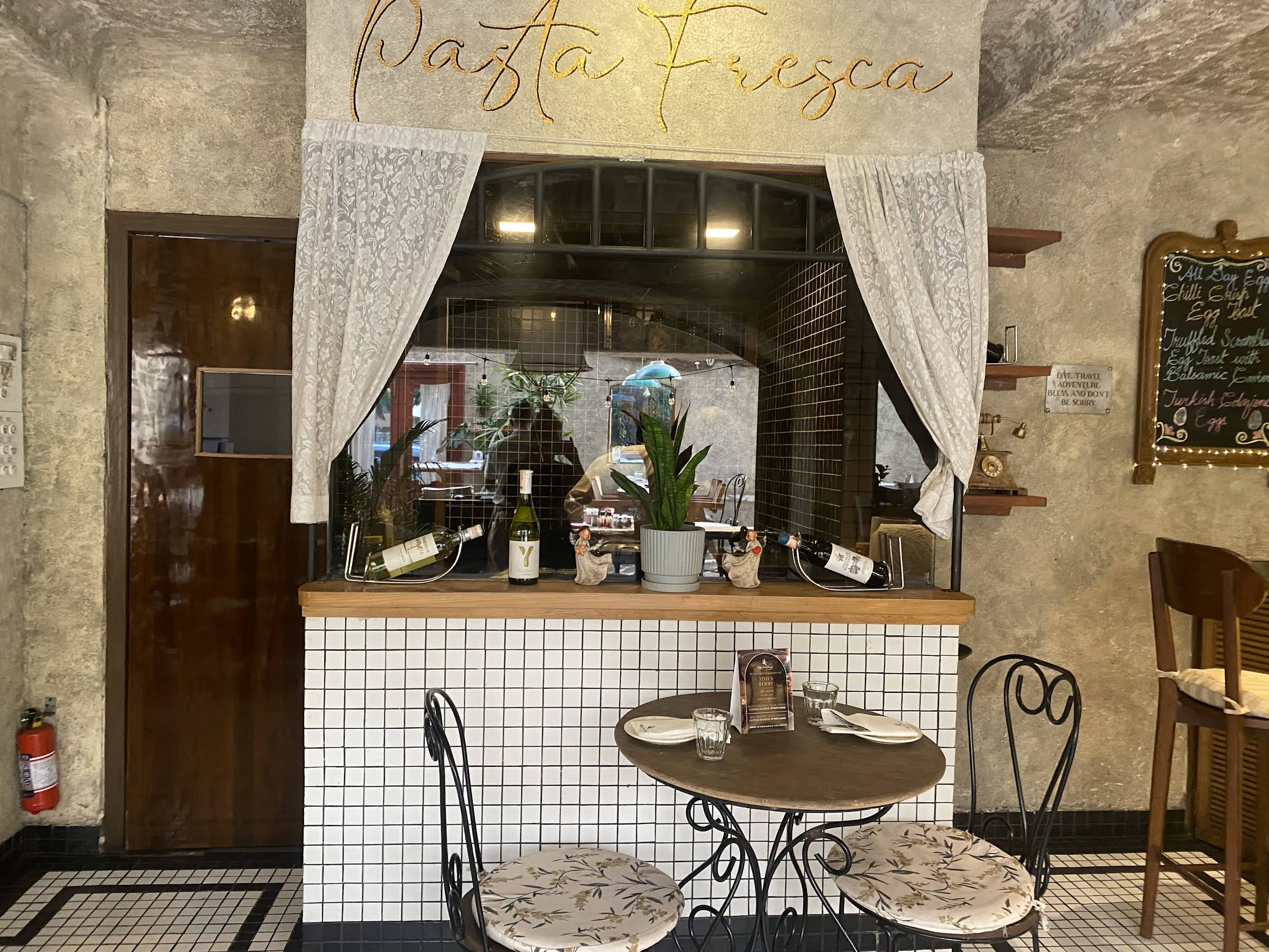 Que Sera Sera Restaurant & Bar