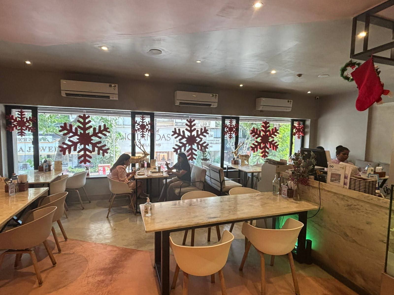 Earth Cafe @ Waterfield